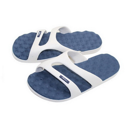 Plain beach slippers